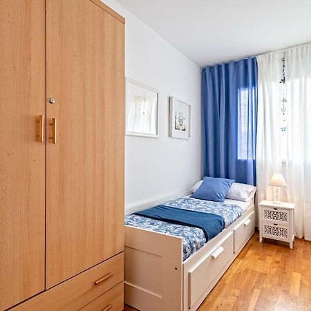 Calido Apartamento Con Piscina En Barcelona Ripollet Exteriör bild