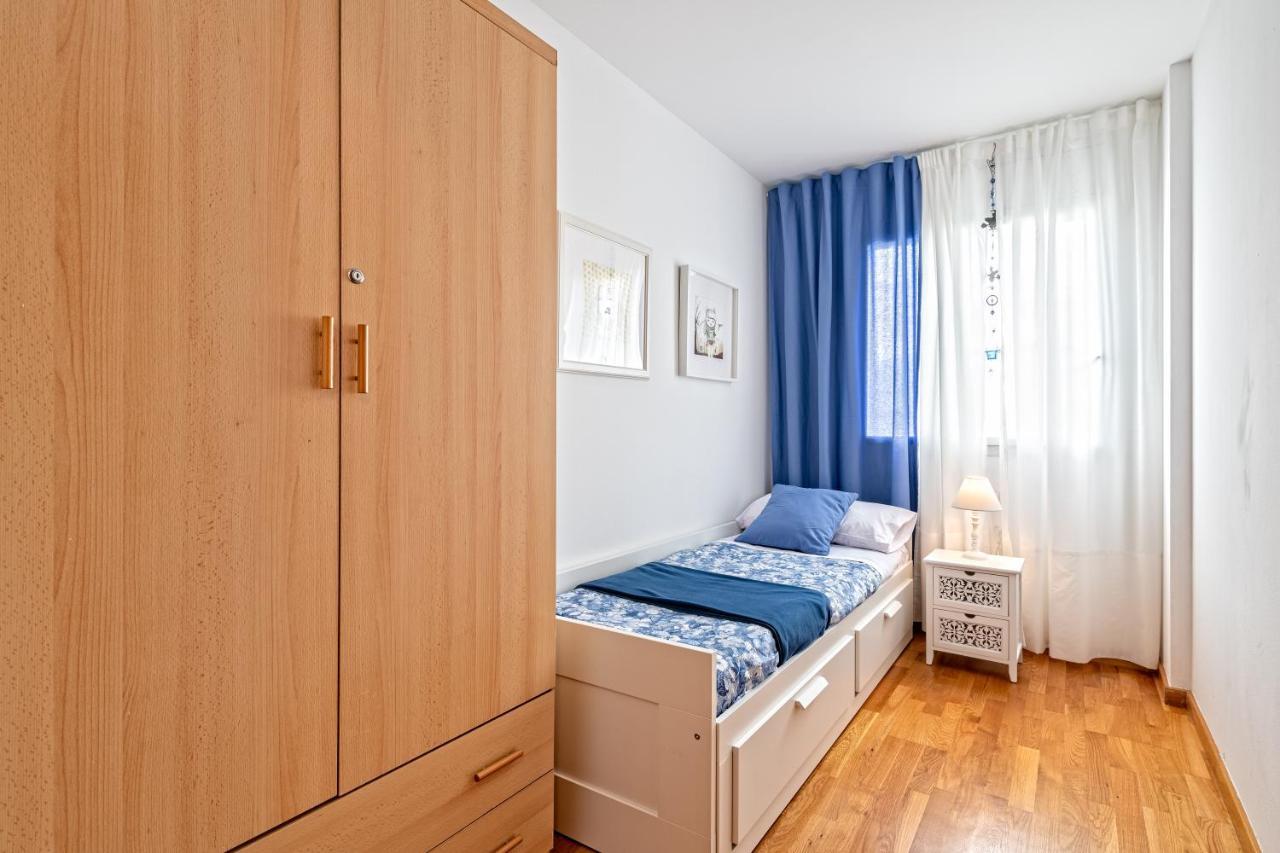 Calido Apartamento Con Piscina En Barcelona Ripollet Exteriör bild