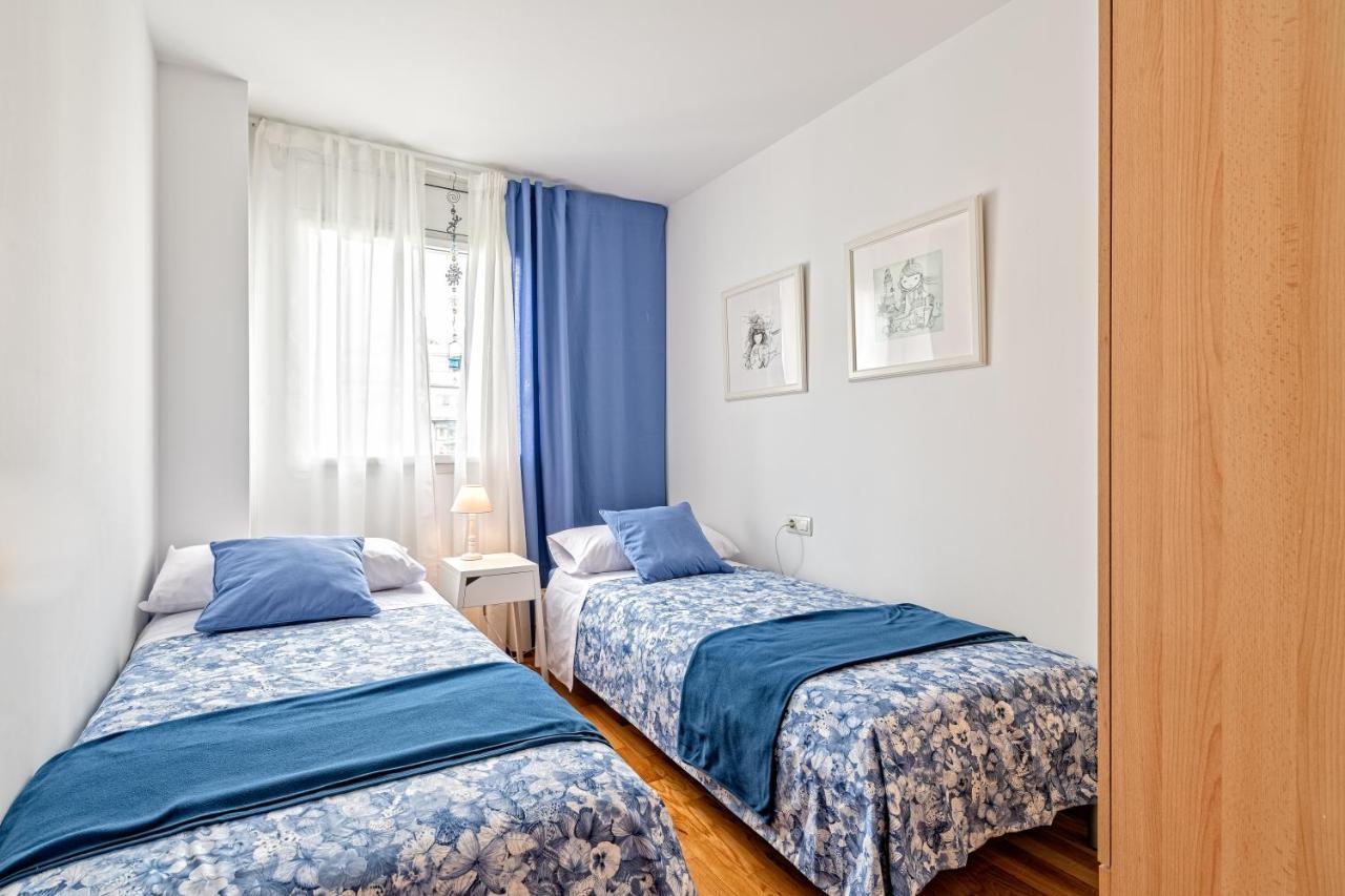 Calido Apartamento Con Piscina En Barcelona Ripollet Exteriör bild