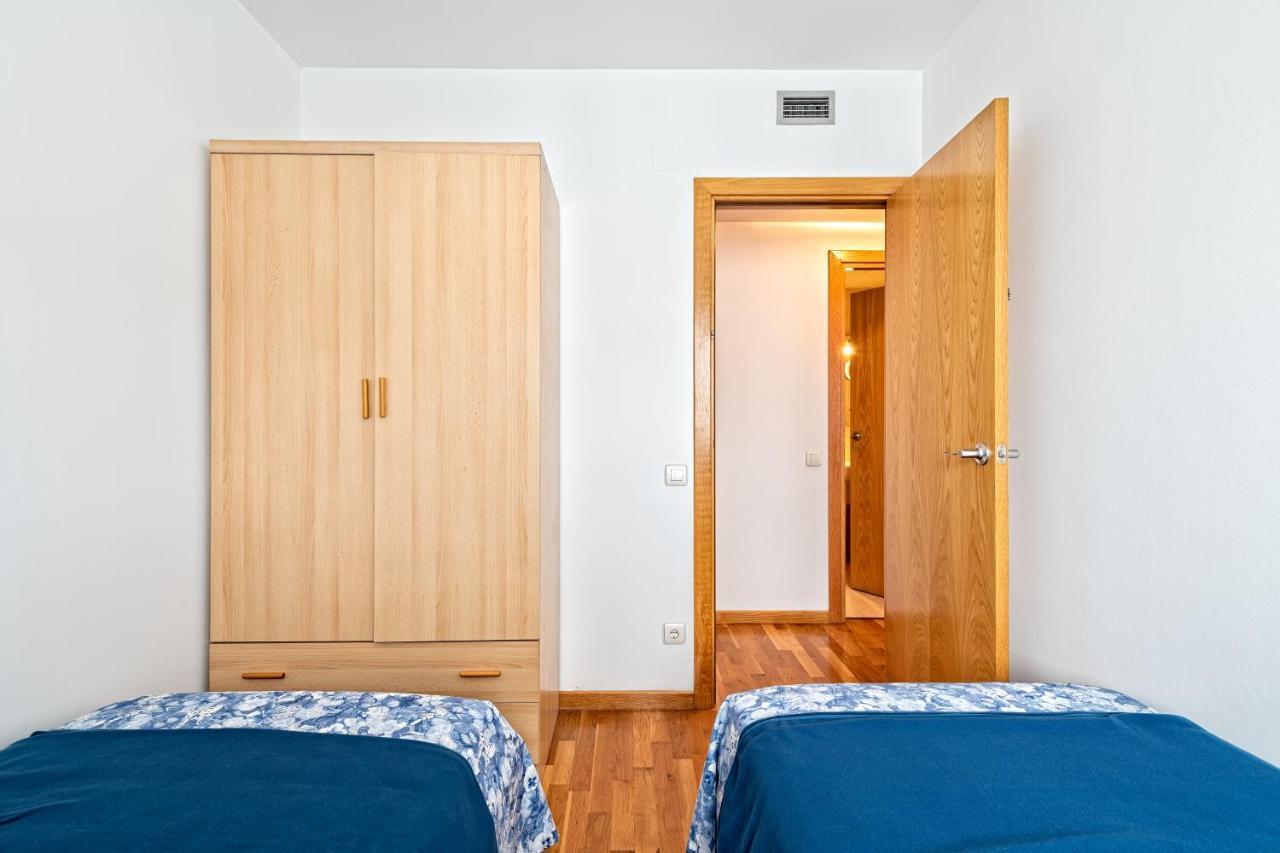 Calido Apartamento Con Piscina En Barcelona Ripollet Exteriör bild