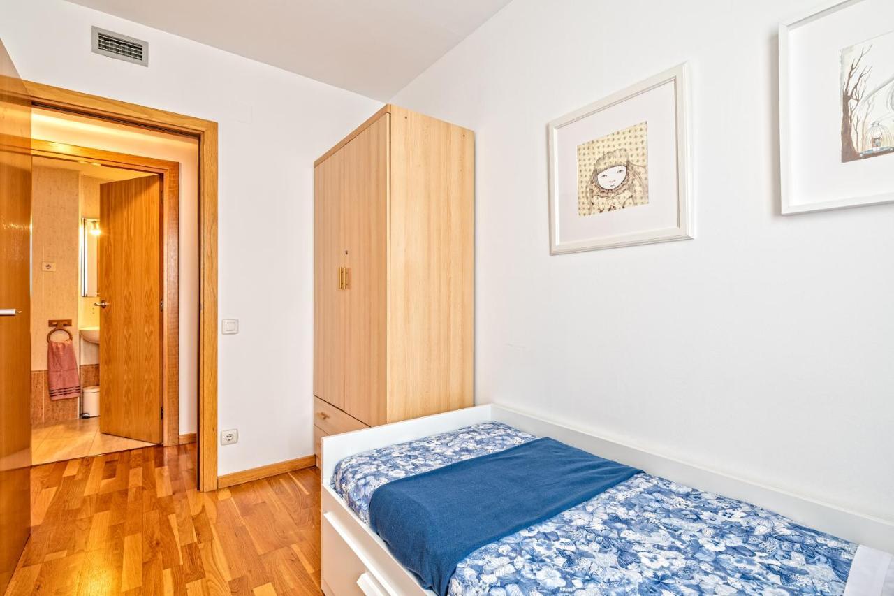 Calido Apartamento Con Piscina En Barcelona Ripollet Exteriör bild